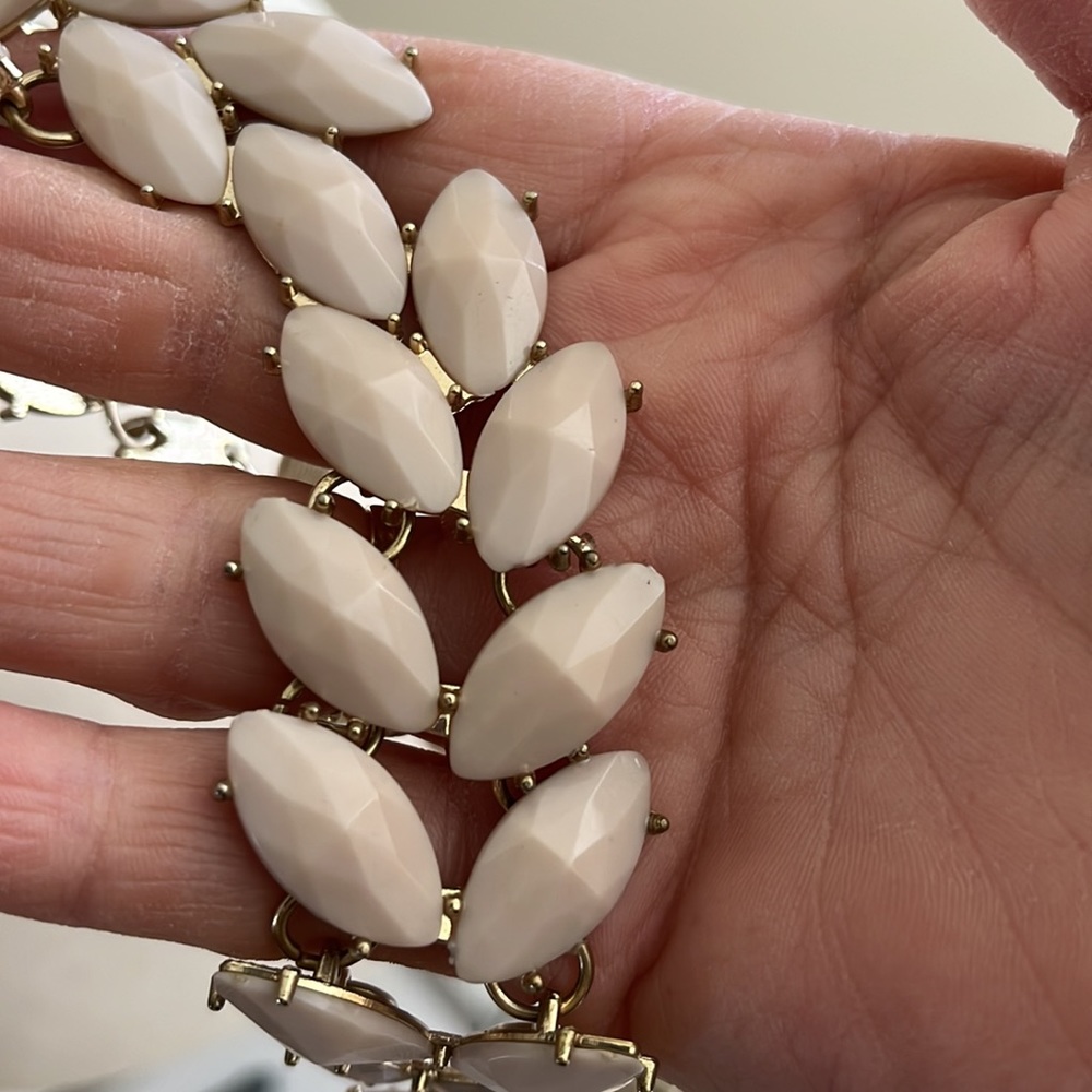 Unique flesh tone, color, diamond shaped, faceted stones set in gold - Picture 6 of 8